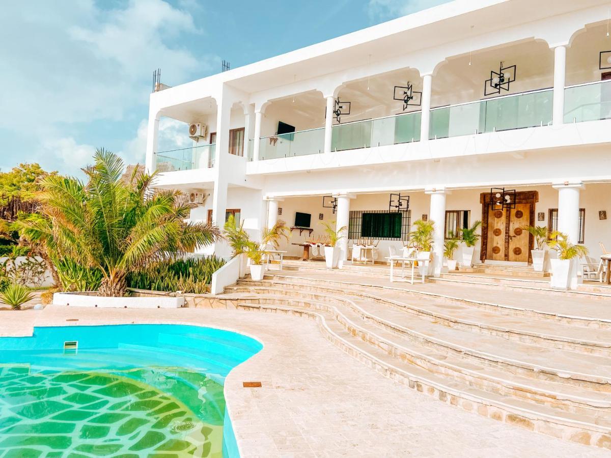 Met Beach Resort Малинди Экстерьер фото
