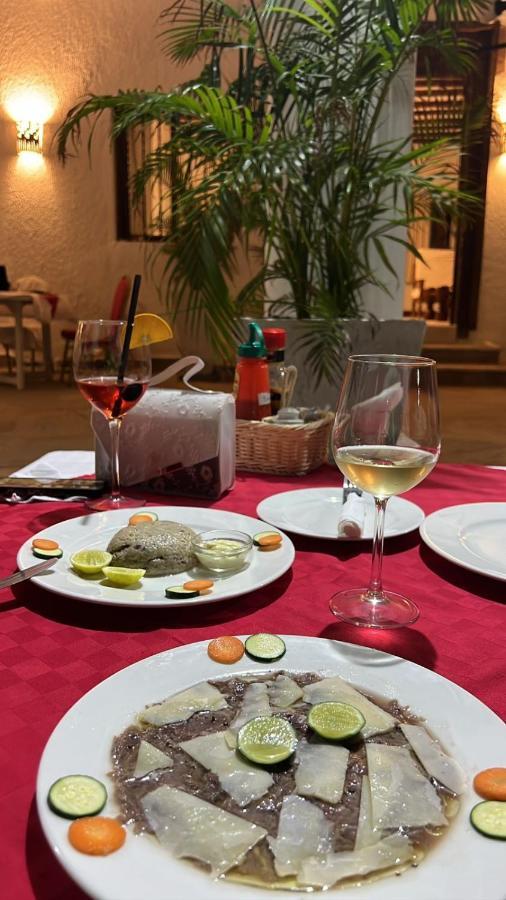 Met Beach Resort Малинди Экстерьер фото