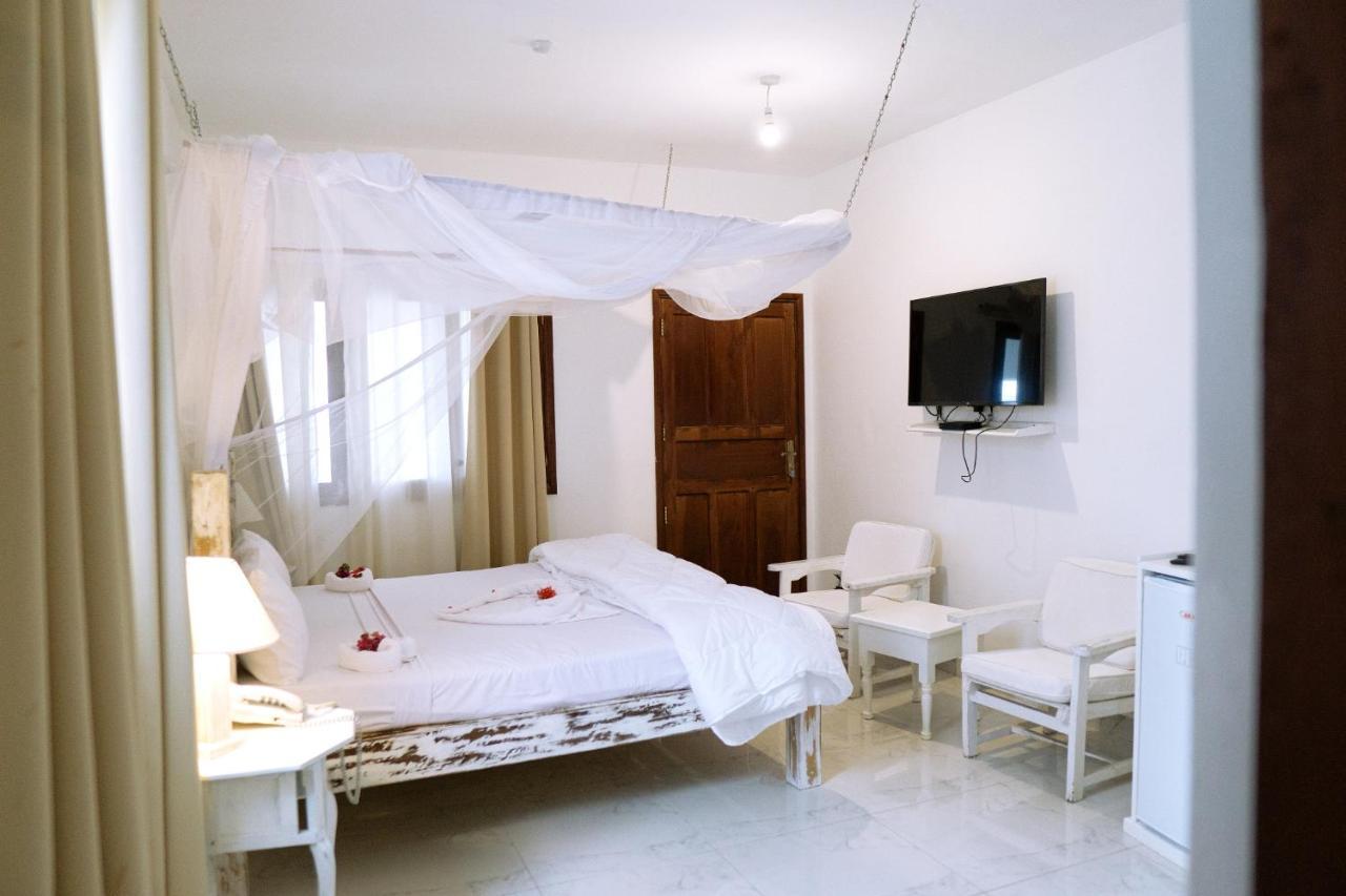 Met Beach Resort Малинди Экстерьер фото