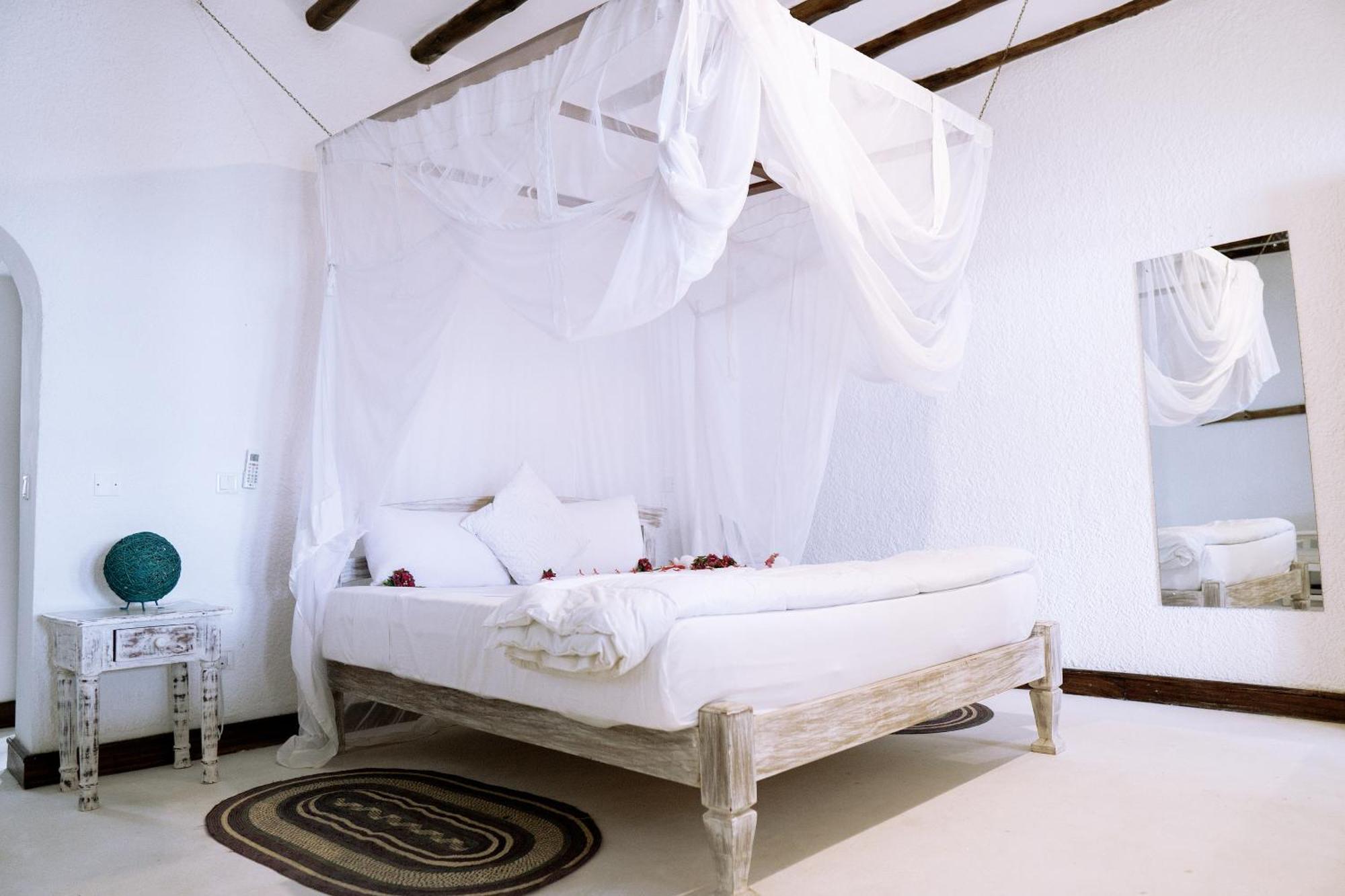 Met Beach Resort Малинди Экстерьер фото